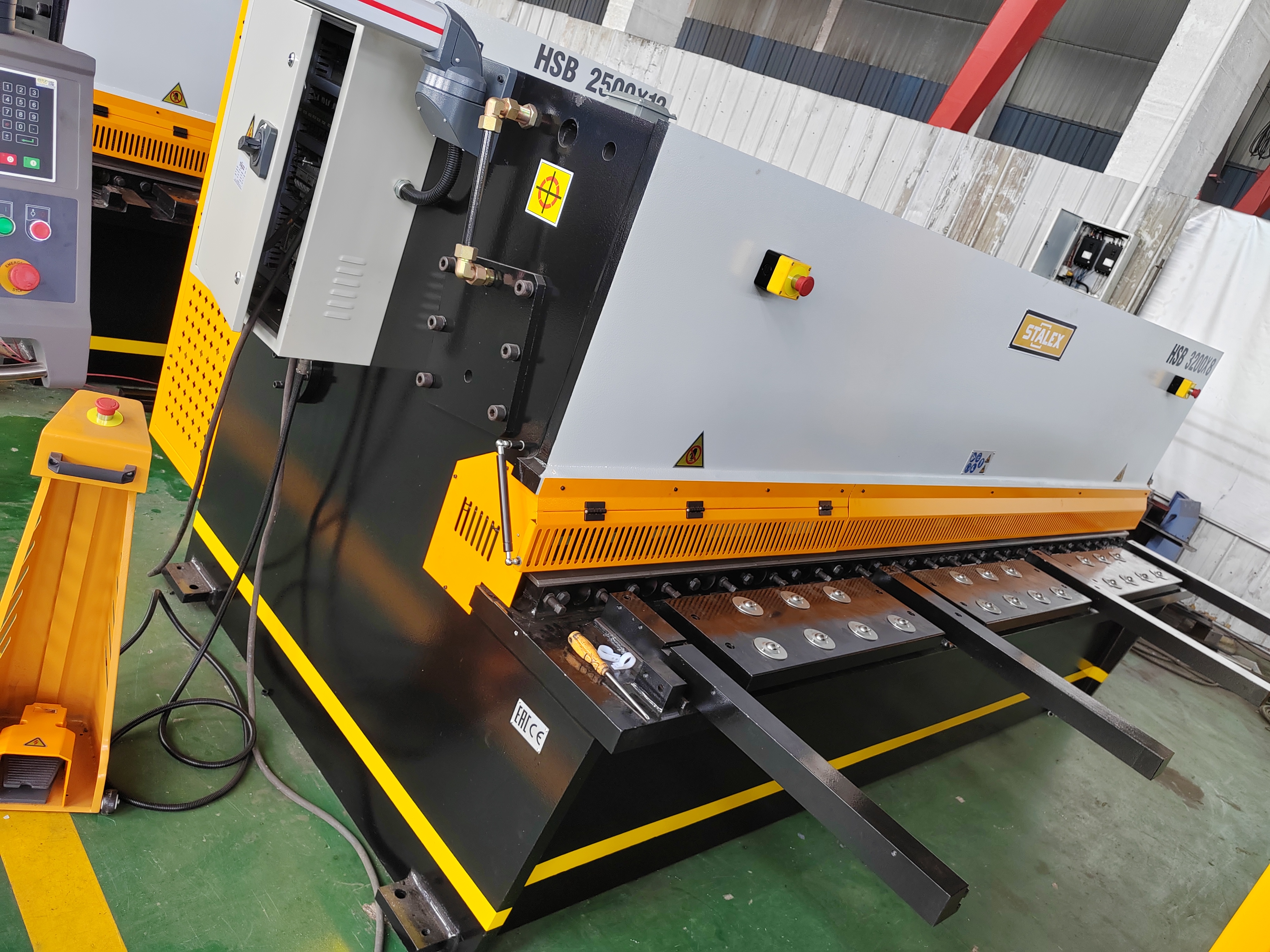 Гильотина гидравлическая Stalex HSB 3200x6 - 2